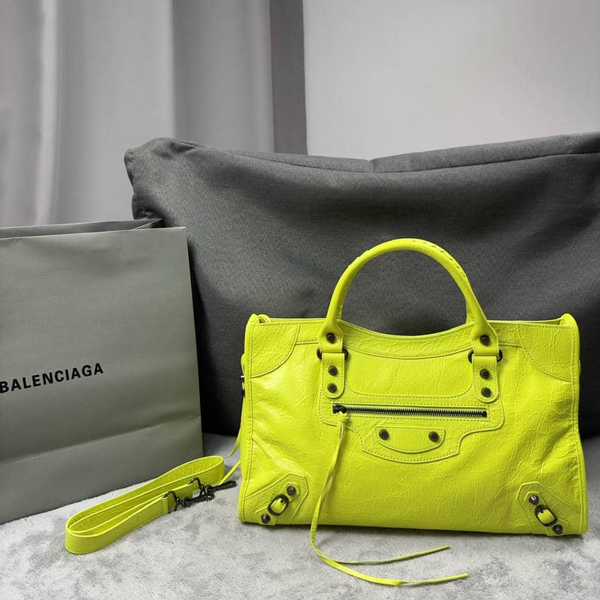 Moto Bag Cracked Leather-9